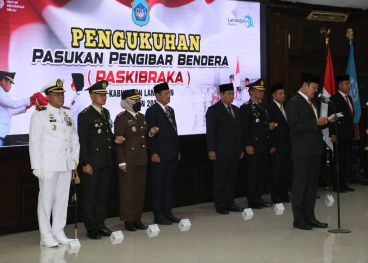 Dandim 0812 Lamongan Hadiri Pengukuhan Paskibra di Pendopo Lokatantra