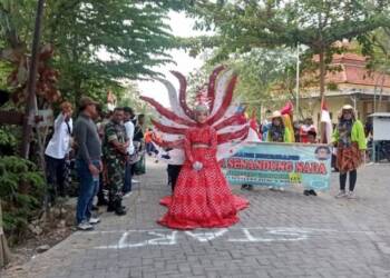 Warga Blongsong – Baureno Tumpah Ruah Ikuti Karnaval Budaya.