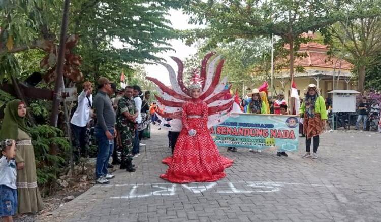 Warga Blongsong – Baureno Tumpah Ruah Ikuti Karnaval Budaya.