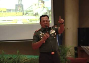 Pangdam V/Brawijaya Beri Wawasan Kebangsaan Pada Maba Unitomo.
