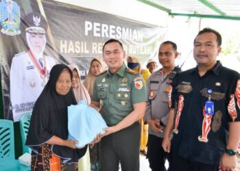 Ratusan Warga Bojonegoro Terima Bantuan Rutilahu.
