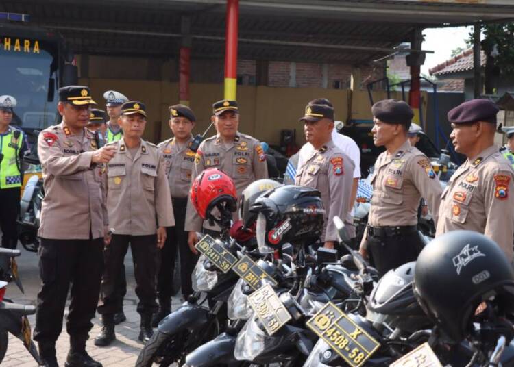 Cek Ranmor Dinas, Kapolres Bojonegoro Ingatkan Personel Rawat Kendaraan.