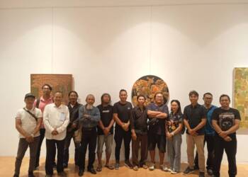 Perupa Komunitas Maha Rupa Batukaru Tabanan Sampaikan “Pesan dari Barat” di Griya Santrian Sanur