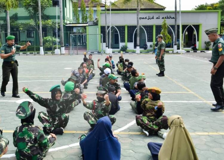 Markas Kodim Bojonegoro Diserbu Puluhan Siswa SD.