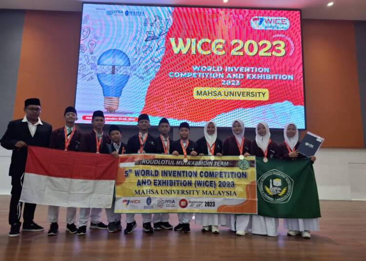Prestasi Luar Biasa Kontingen Yayasan Roudlotul Muta’abidin di Ajang World Invention Competition And Exhibition di Malaysia
