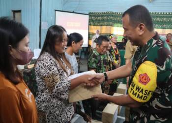 Tim Wasev Sterad Bagikan Sembako Gratis Kepada Masyarakat.