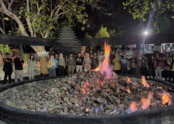 Peserta Forum Geopark Jatim Kunjungi Kayangan Api Bojonegoro.