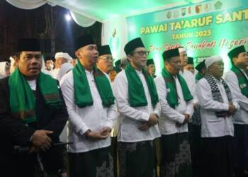 Meriah, Ribuan Santri Bojonegoro Ikuti Pawai Ta’aruf Peringati HSN 2023.