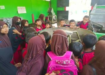 Ajak Peduli Lingkungan, Pemkab Bojonegoro Mengedukasi Siswa tentang Pengolahan Sampah.