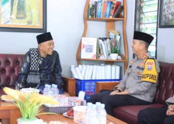 AKBP Mario Prahatinto Silaturahmi ke Ketua MUI Bojonegoro.