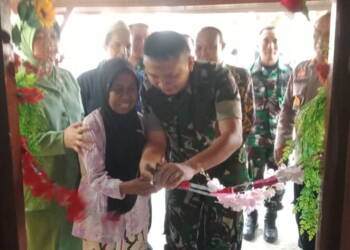 Rumahnya Dibedah, Mbah Jasminah Berterimakasih kepada TNI Kodim 0811 Tuban.