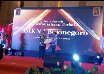 SMKN 1 Bojonegoro Raih Juara Favorit Ajang BKK Awards 2023 se-Jatim.