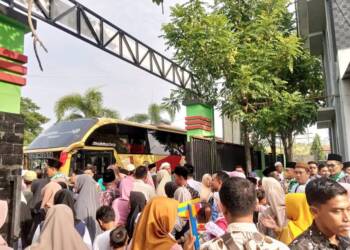 Para Kades dan Camat Sumberrejo Berangkat Umroh.