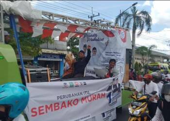 Ratusan Relawan AMIN di Bojonegoro Berkampanye Damai.