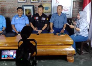 Relawan Prabowo Gibran di Lamongan Gelar Nobar Debat Capres Optimis 02 Menang Satu Putaran.