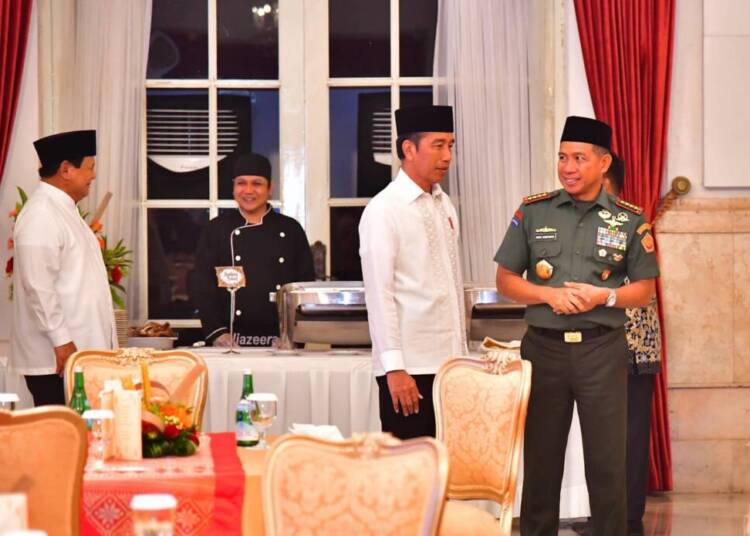 Panglima TNI Buka Puasa Bersama Presiden RI di Istana Negara