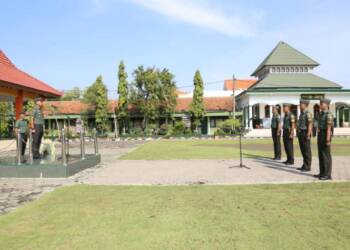 Dandim Lamongan Pimpin Upacara Kenaikan Pangkat Personil