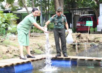 Kodim Lamongan Tebar Benih Ikan, Optimalkan Keramba Jaring Apung