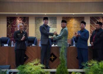 Mas Lindra Serahkan LKPJ 2023, DPRD Tuban Mengapresiasi dan Merekomendasi