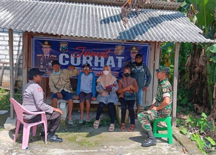 Jumat Curhat di Balai RT Desa Pangean, Kapolsek Maduran Jawab Keluhan Warga