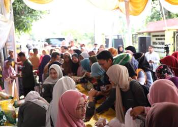 Gerakan Pangan Murah di Tuban, Warga Serbu Balai Desa Sugiharjo