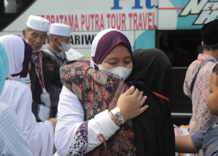 Kedatangan Jamaah Haji Tuban Disambut Isak Tangis, Kemenag: 5 Jamaah Haji Meninggal