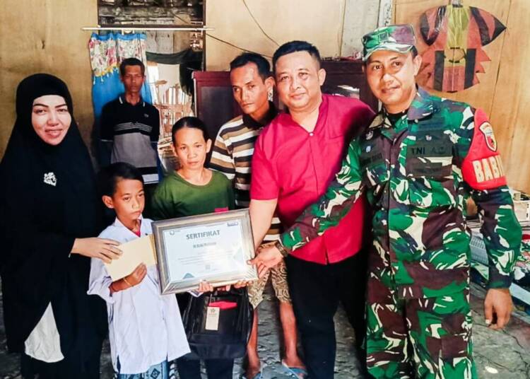 Babinsa di Bojonegoro Ini Rela Rogoh Kocek Sendiri untuk Baksos Khitan Gratis