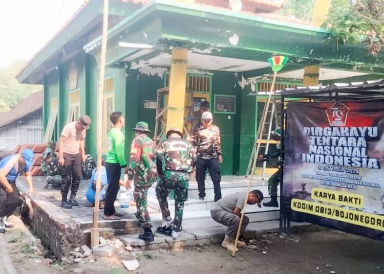 HUT ke-79 TNI, Kodim Bojonegoro Karya Bakti Serentak di 28 Kecamatan