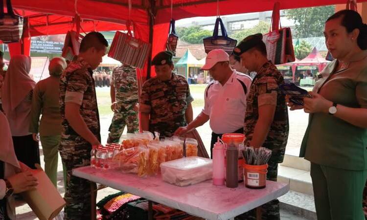 HUT ke-79 TNI, Kodim Lamongan Gelar Bazar UMKM dan Makan Gratis