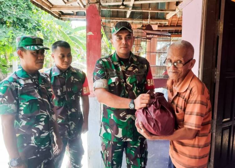 Momentum HUT ke-79 TNI, Kodim Bojonegoro Salurkan Bansos Sembako