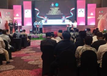 Debat Publik Perdana Pilkada Sidoarjo 2024, Paslon Saling Beradu Visi Misi