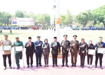 Pjs Bupati Sidoarjo Pimpin Upacara Peringatan ke-96 Sumpah Pemuda di Alun-alun Sidoarjo