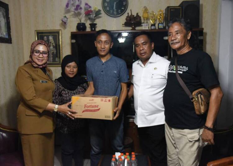Pjs. Bupati Sidoarjo Jenguk Pekerja Migran Korban Penipuan di Kamboja