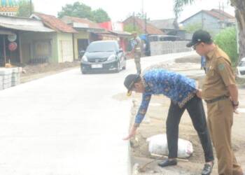 Plt. Bupati Sidoarjo Pastikan Tuntas Pengerjaan Betonisasi Jalan