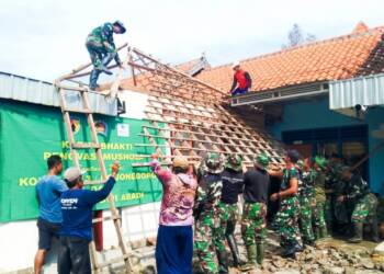 Bersinergi, Kodim Bojonegoro dan PT. Waja Dwi Abadi Renovasi Mushola SDN Siwalan 1