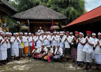 Wayan Koster Ngaturang Paramasuksema di 58 Pura Selama 9 Hari