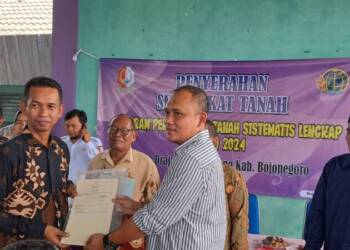 Pemdes Drajat Bagikan Ribuan Sertifikat Program PTSL 2024