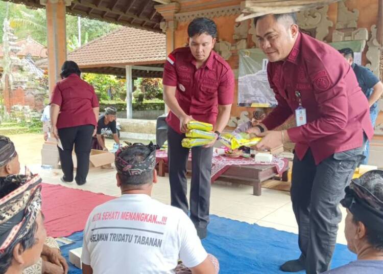 Imigrasi Denpasar Bagikan 615 Kg Bibit Padi Grade A di Marga – Tabanan