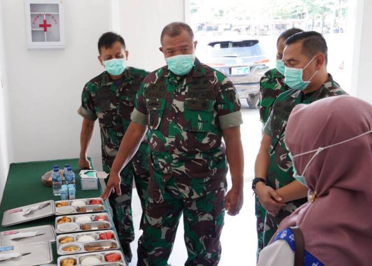 Uji Coba, Kodim Bojonegoro dan SPPG Taman Rajekwesi Distribusikan Ratusan Porsi Makan Sehat dan Bergizi
