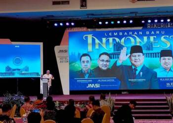 Natalius Pigai: Media Jangan Takut Kritik Pemerintah