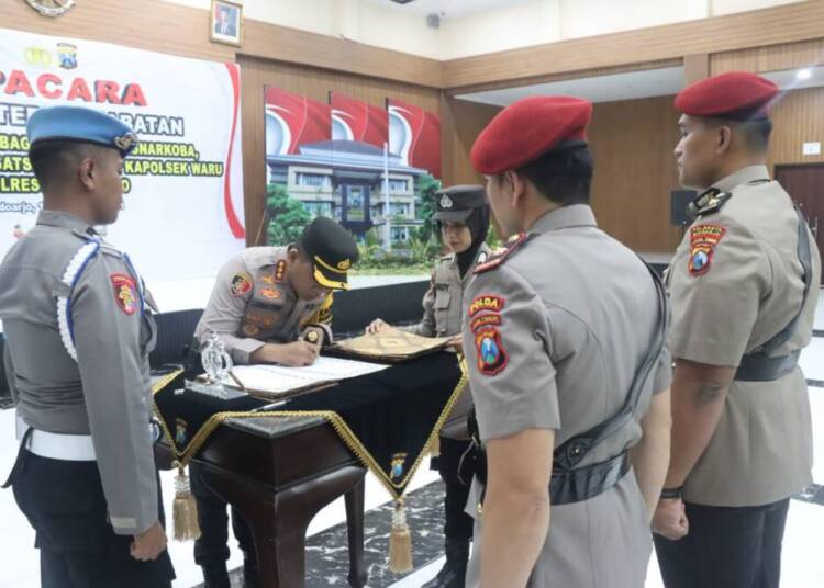Kapolresta Sidoarjo Pimpin Sertijab Pejabat Utama dan Kapolsek Waru