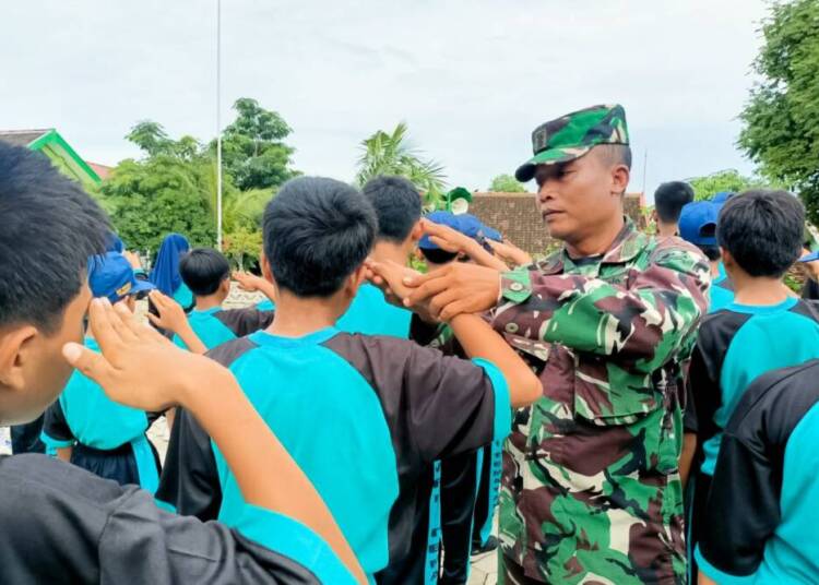 Babinsa Koramil Temayang Bojonegoro Perkuat Karakter Pelajar SMP