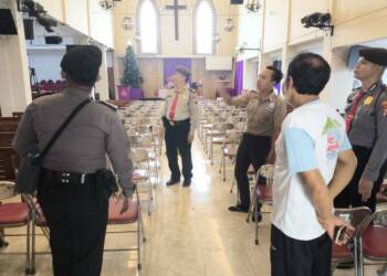 Sat Samapta Polresta Sidoarjo Patroli Gereja Jelang Natal