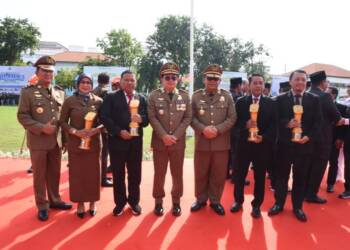 Plt Bupati Sidoarjo Terima Penghargaan Pembina K3 Terbaik Jatim