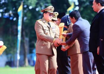 Bupati Tuban Terbaik VI Pembina K3 se-Jatim