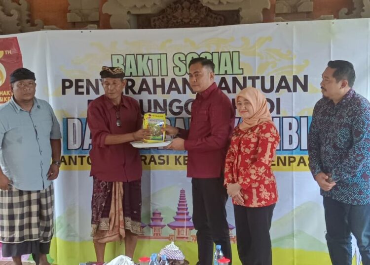 Dukung Program Pemerintah, Imigrasi Denpasar Berbagi Bibit Padi Tahap II di Desa Marga