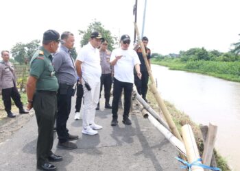 Plt. Bupati Sidoarjo Gerak Cepat Tangani Tanah Amblas di Desa Prambon