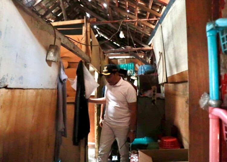 Plt. Bupati Sidoarjo Sidak RTLH di Desa Sebani