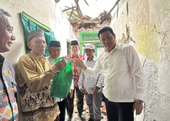 Plt. Bupati Sidoarjo Sidak RTLH Warga Sebatangkara di Desa Gisik Cemandi