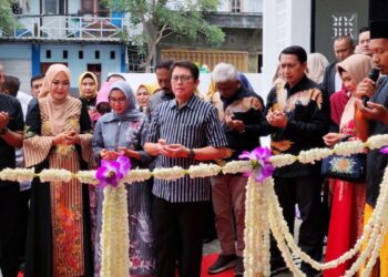 Hadiri Launching Produk Baru Zahida Painting, Pj Bupati Bojonegoro Dorong Galeri Produk UMKM